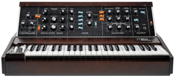 Moog Minimoog Model D 2022 Edition0