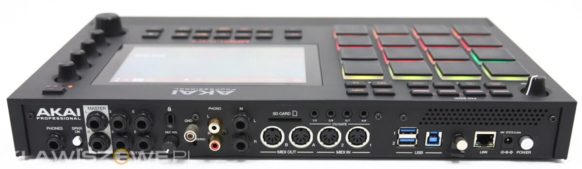 AKAI MPC LIVE II6