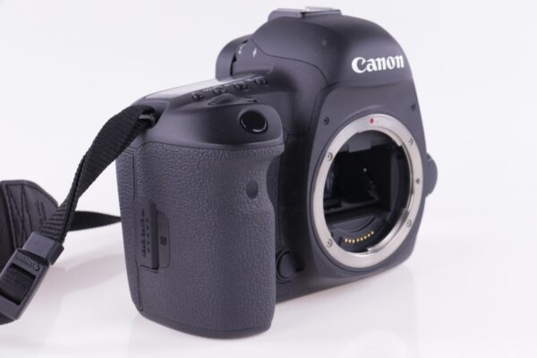 Canon EOS 5D Mark IV0