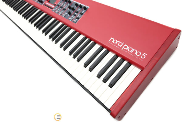 NORD PIANO 5 / 880