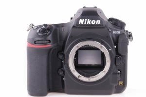 Nikon D8500