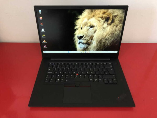 Lenovo ThinkPad P1 G1 15,6" i7-8850H 32GB RAM 512GB SSD nVidia IPS Full HD WIN 11 Pro0