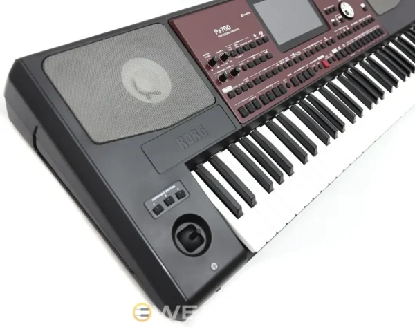 KORG Pa700 + Futerał używany