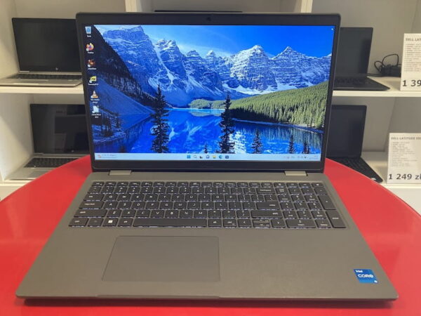 Dell Latitude 3540 15" i5-1335U 16GB RAM 256GB Intel Iris Xe NVMe WIN 11 Pro0