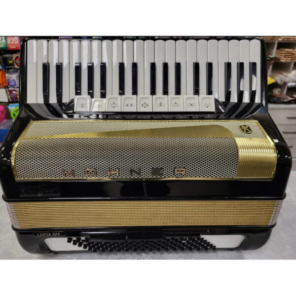 HOHNER Lucia IV P - Akordeon 96 basowy z futerałem i szelkami0