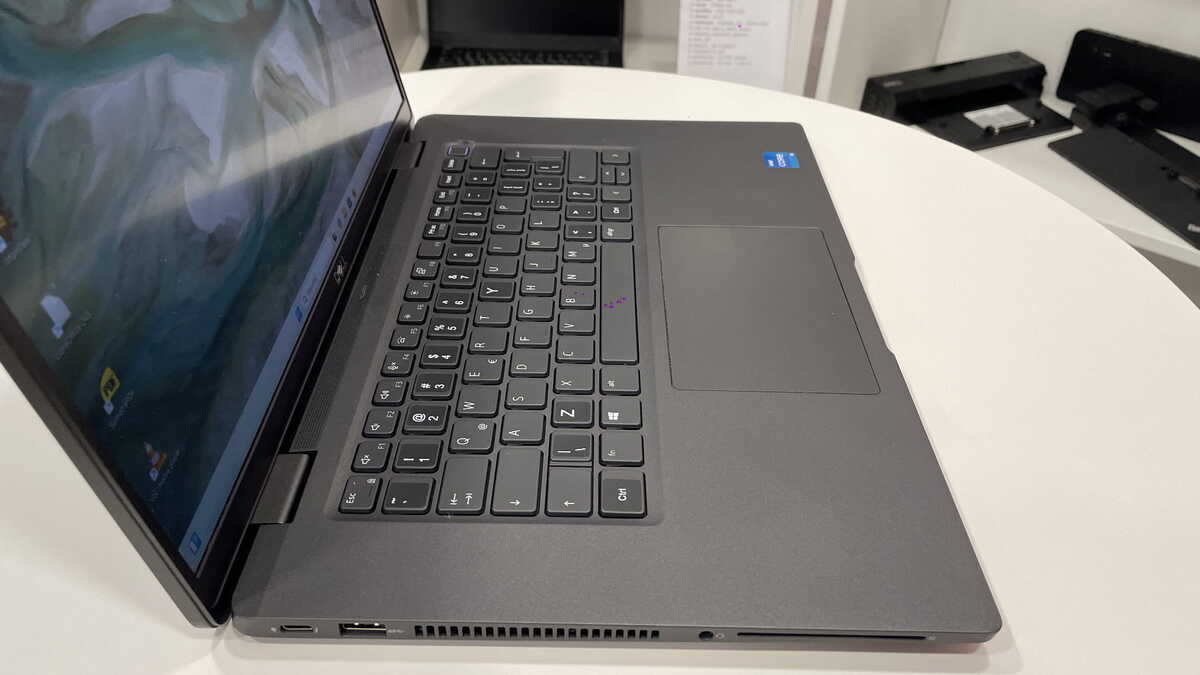 Dell Latitude 7520 15" i5-1145G7 8GB RAM 256GB SSD Win 11 Pro1 Dell Latitude 7520 15" i5-1145G7 8GB RAM 256GB SSD Win 11 Pro1