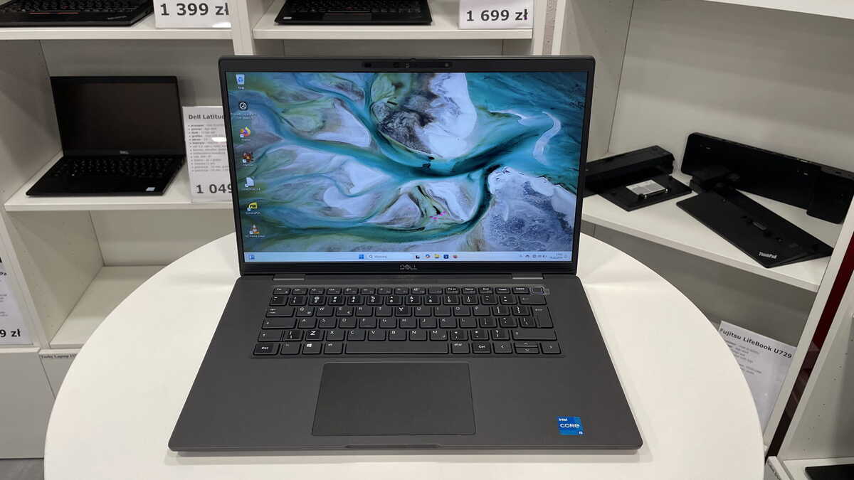 Dell Latitude 7520 15" i5-1145G7 8GB RAM 256GB SSD Win 11 Pro0 Dell Latitude 7520 15" i5-1145G7 8GB RAM 256GB SSD Win 11 Pro0