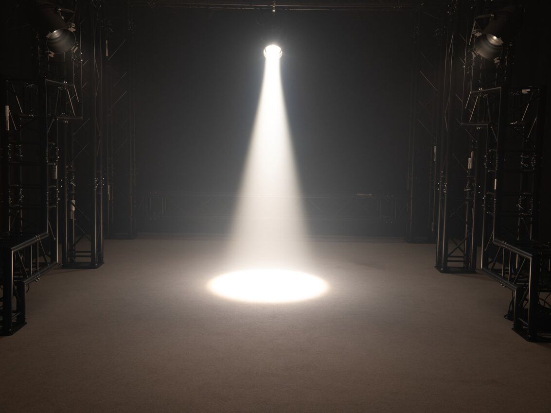 EUROLITE LED PAR-64 COB 3000K 100W Zoom bk - reflektor5 EUROLITE LED PAR-64 COB 3000K 100W Zoom bk - reflektor5