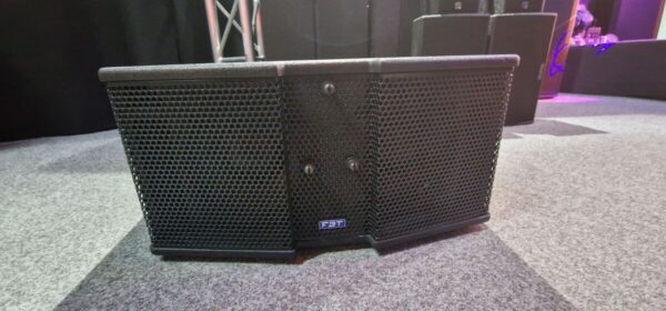 FBT Vertus CLA-208-SA - aktywna kolumna niskotonowa systemu liniowego 600 Watt OKAZJA 1szt0