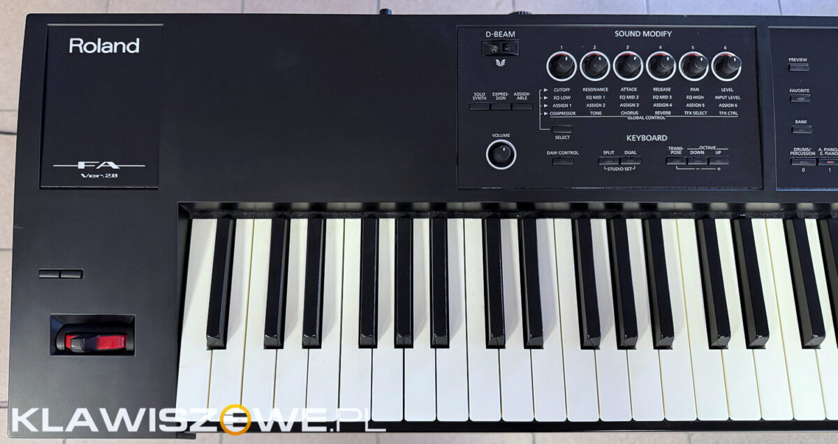 ROLAND FA-083