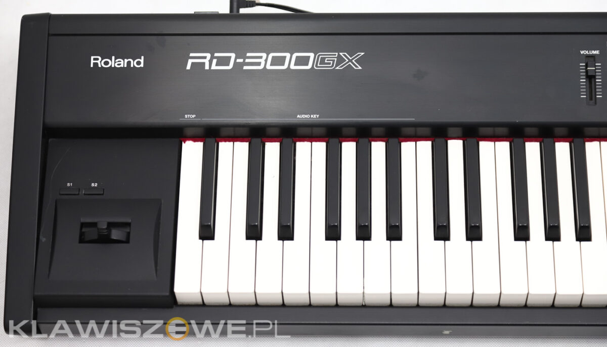 ROLAND RD-300GX + pokrowiec3