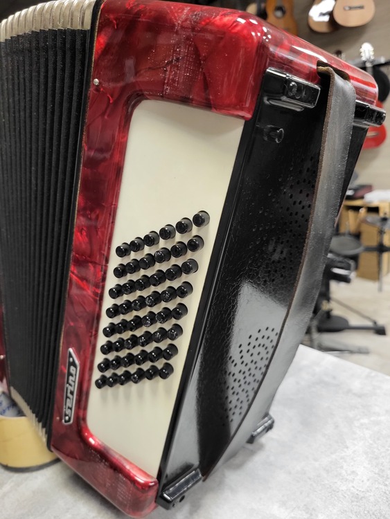 Weltmeister SERINO 48 bas akordeon1 Weltmeister SERINO 48 bas akordeon1
