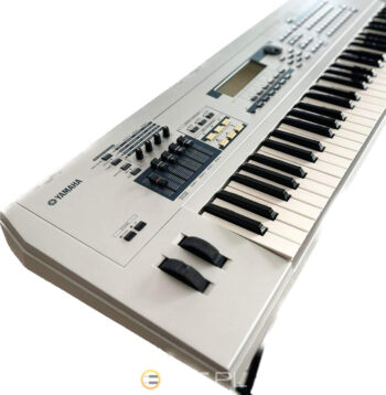 YAMAHA MO6 - Vibe