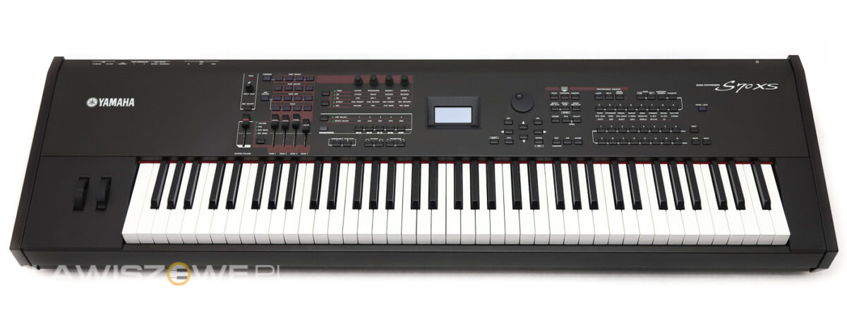 YAMAHA S70XS + FUTERAŁ1
