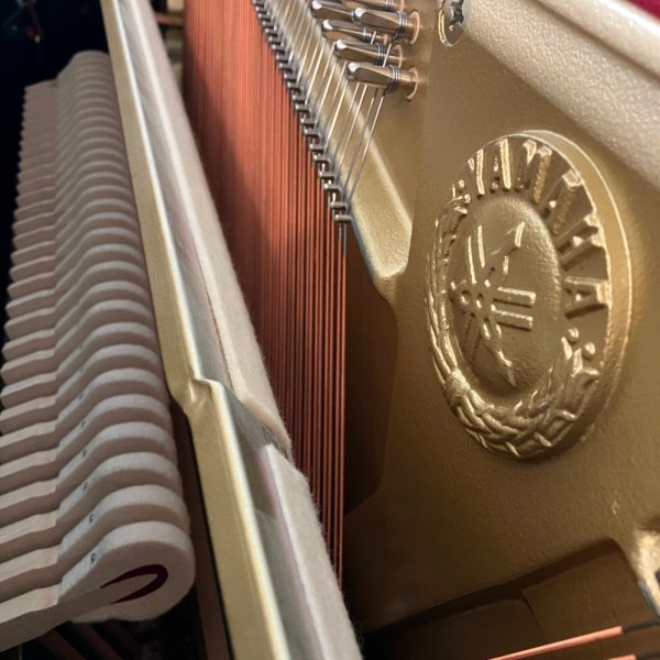 Yamaha B3 PE używane pianino akustyczne 0
