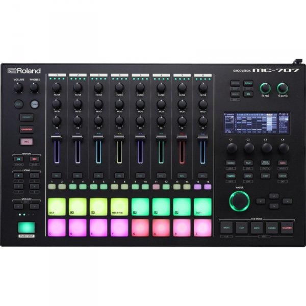 Roland MC-707 Groovebox