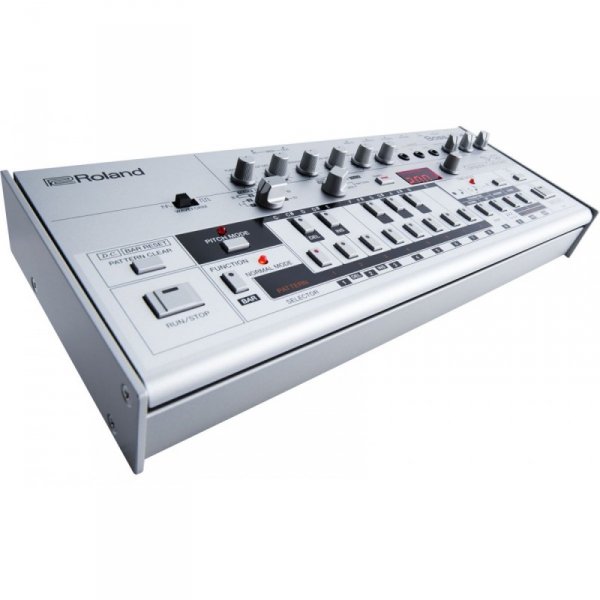 Roland TB-03 syntezator
