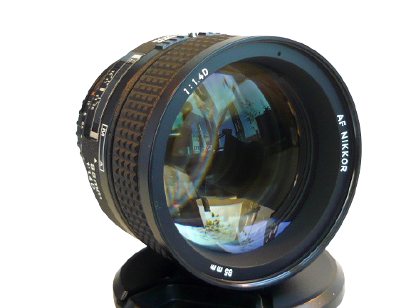 NIKKOR AF 85/1.4D IF3 NIKKOR AF 85/1.4D IF3
