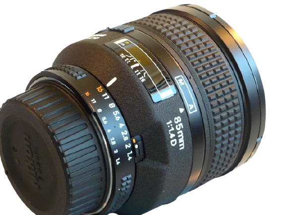 NIKKOR AF 85/1.4D IF4 NIKKOR AF 85/1.4D IF4