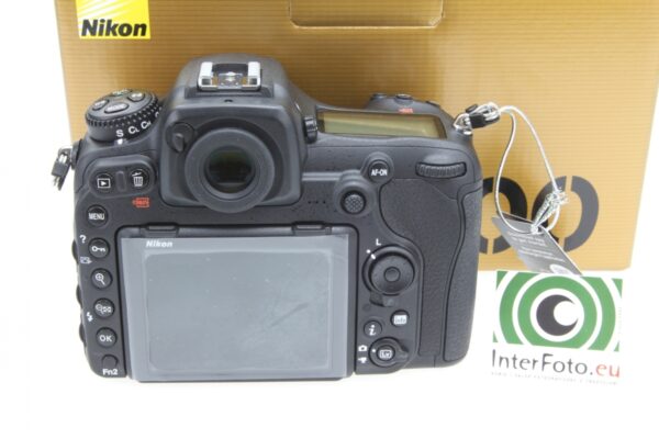 Nikon D5000