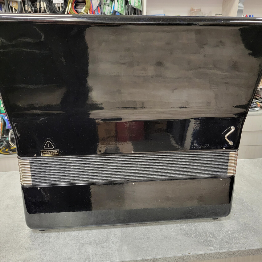 Weltmeister Firotti 96 bas - akordeon (nie)używany, czarny, z futerałem3 Weltmeister Firotti 96 bas - akordeon (nie)używany, czarny, z futerałem3