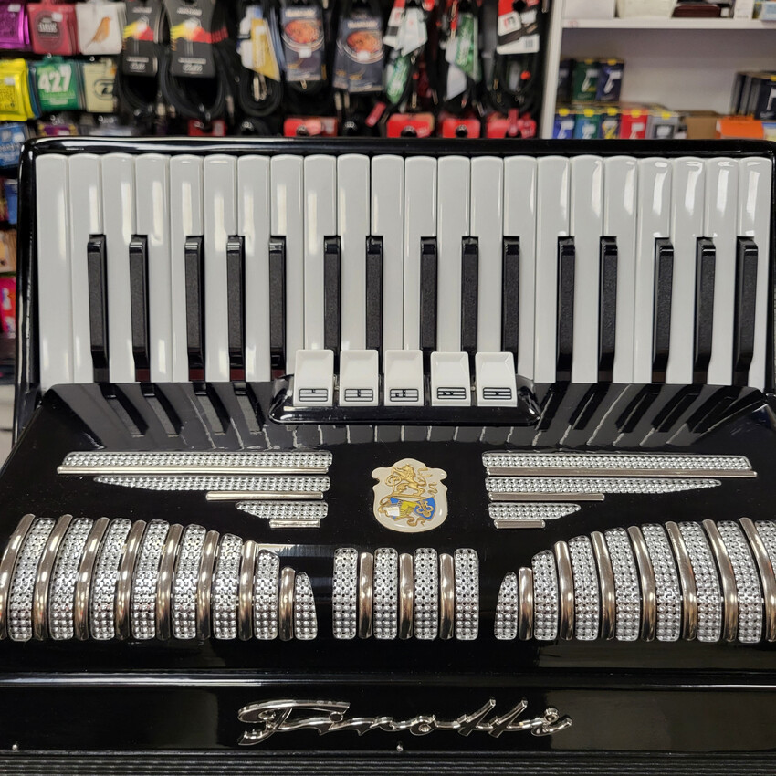 Weltmeister Firotti 96 bas - akordeon (nie)używany, czarny, z futerałem2 Weltmeister Firotti 96 bas - akordeon (nie)używany, czarny, z futerałem2