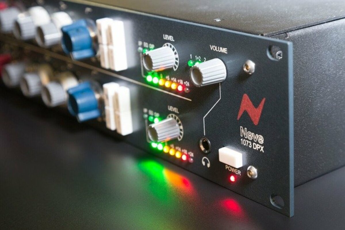AMS NEVE 1073DPX DUAL PREAMP & EQ4 AMS NEVE 1073DPX DUAL PREAMP & EQ4