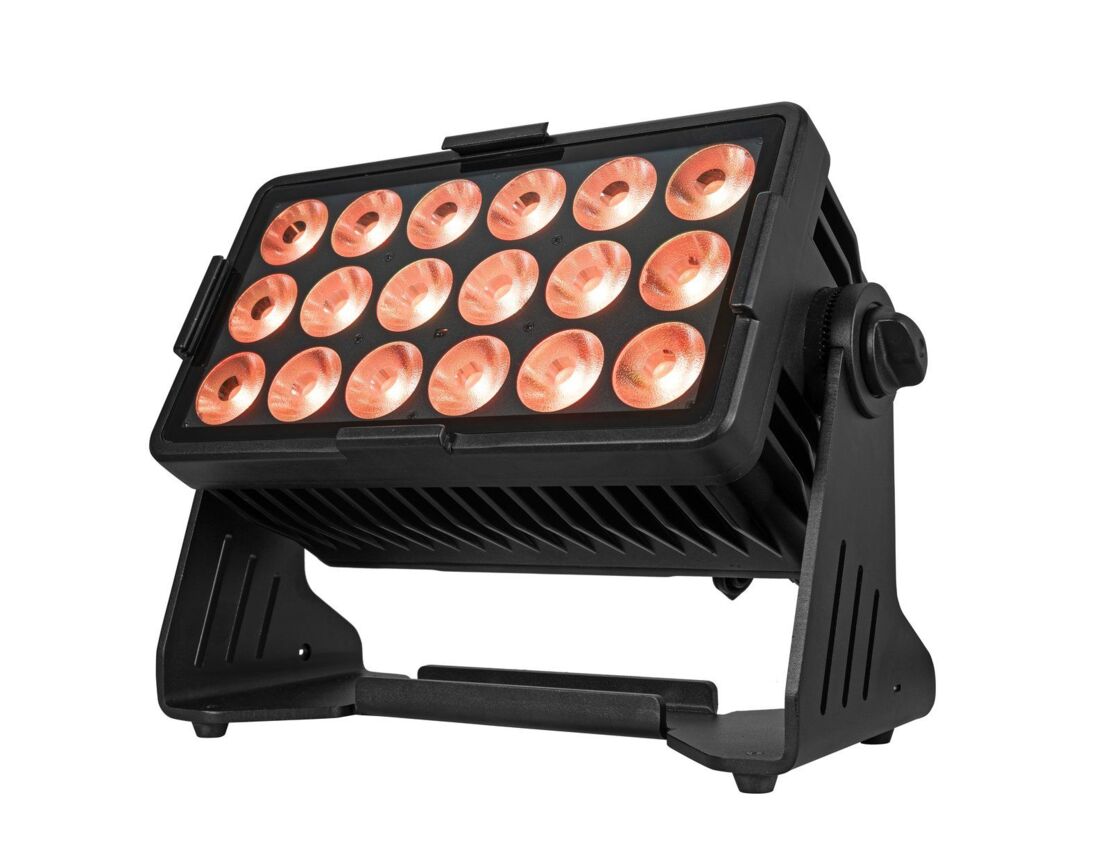 EUROLITE AKKU Multiflood IP 18x10W RGBW Wash CRMX - Naświetlacz LED2 EUROLITE AKKU Multiflood IP 18x10W RGBW Wash CRMX - Naświetlacz LED2