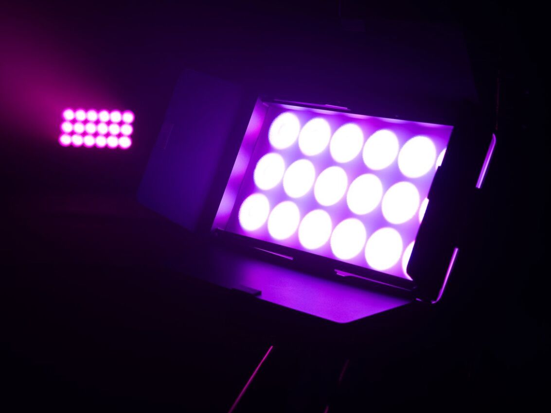 EUROLITE AKKU Multiflood IP 18x10W RGBW Wash CRMX - Naświetlacz LED9 EUROLITE AKKU Multiflood IP 18x10W RGBW Wash CRMX - Naświetlacz LED9