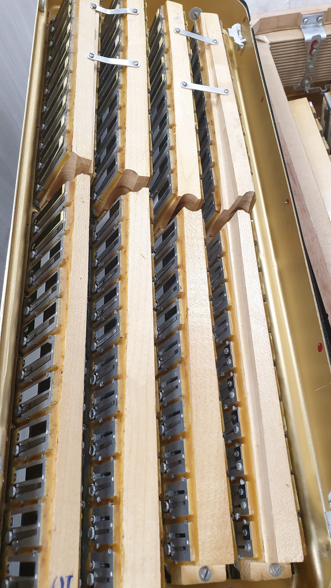 HOHNER ATLANTIC IV de Luxe - UŻYWANY - KOMIS6 HOHNER ATLANTIC IV de Luxe - UŻYWANY - KOMIS6