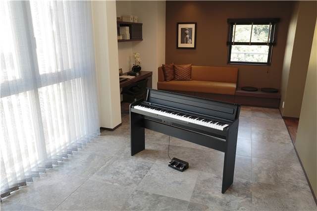 KORG LP-180 - Pianino Cyfrowe3 KORG LP-180 - Pianino Cyfrowe3