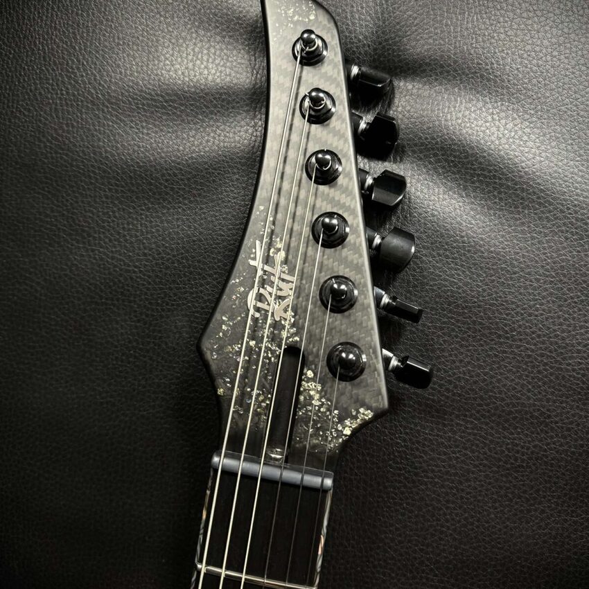 Professor Schrödinger 6 Carbon Island Satin2 Professor Schrödinger 6 Carbon Island Satin2