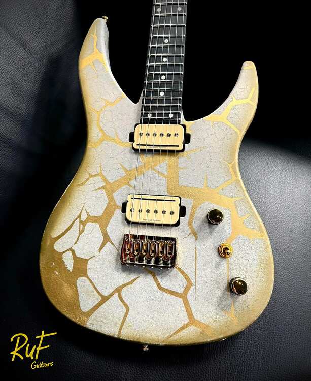 RUF Guitars Professor Schrödinger 6 Kintsugi Satin Real 24k Gold Edition RUF Guitars Professor Schrödinger 6 Kintsugi Satin Real 24k Gold Edition