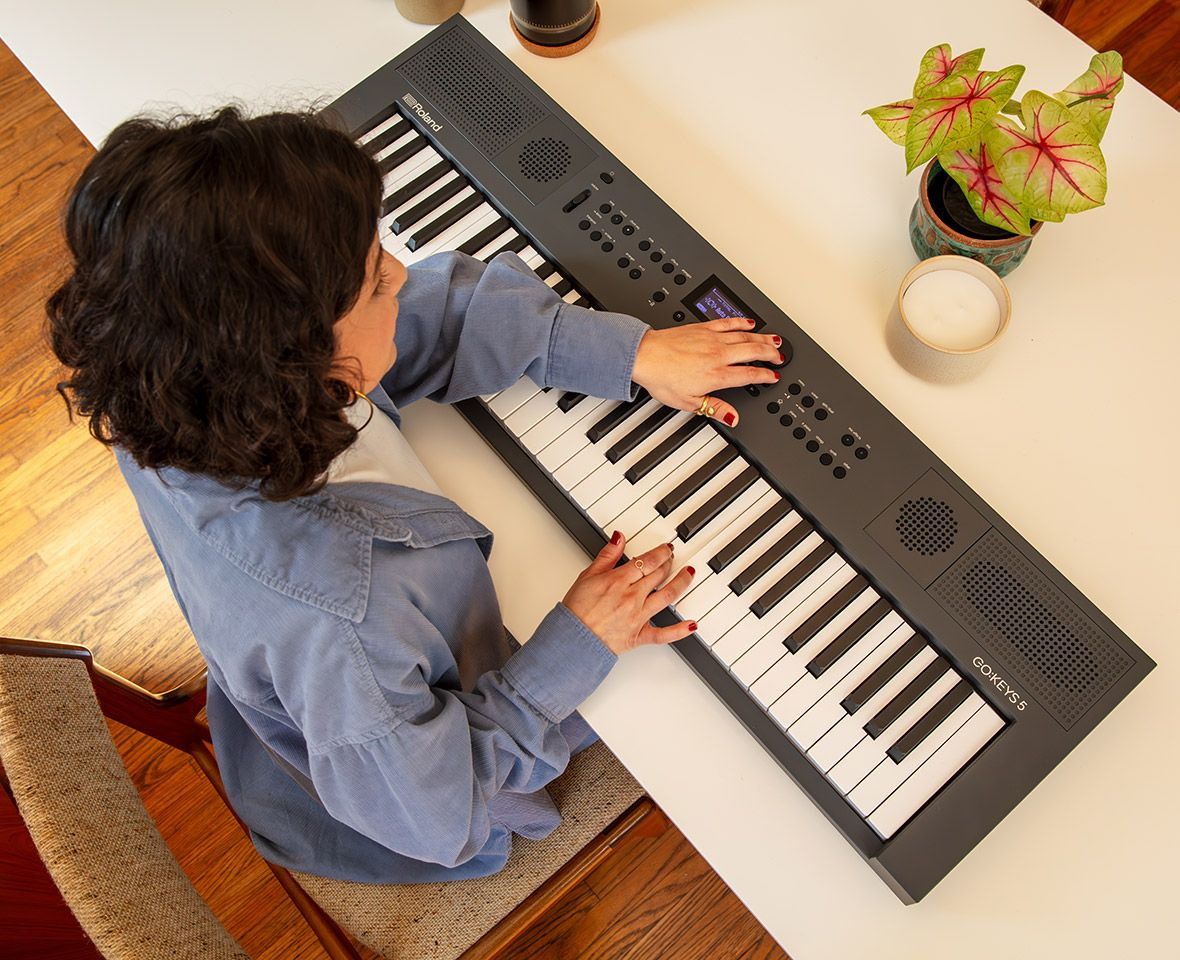 Roland GO:KEYS 5 Graphite keyboard4 Roland GO:KEYS 5 Graphite keyboard4