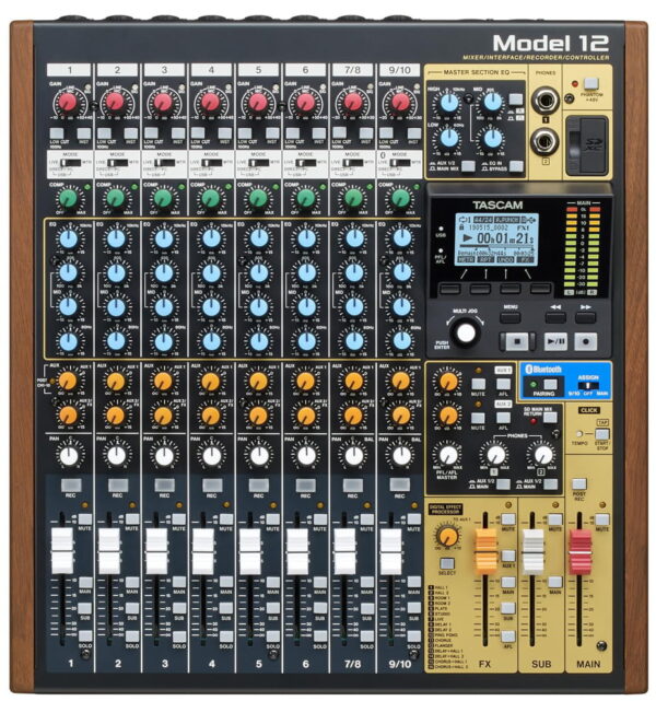 Tascam Model 12 – mikser z wbudowanym rejestratorem, interfejsem audio USB i procesorem efektów