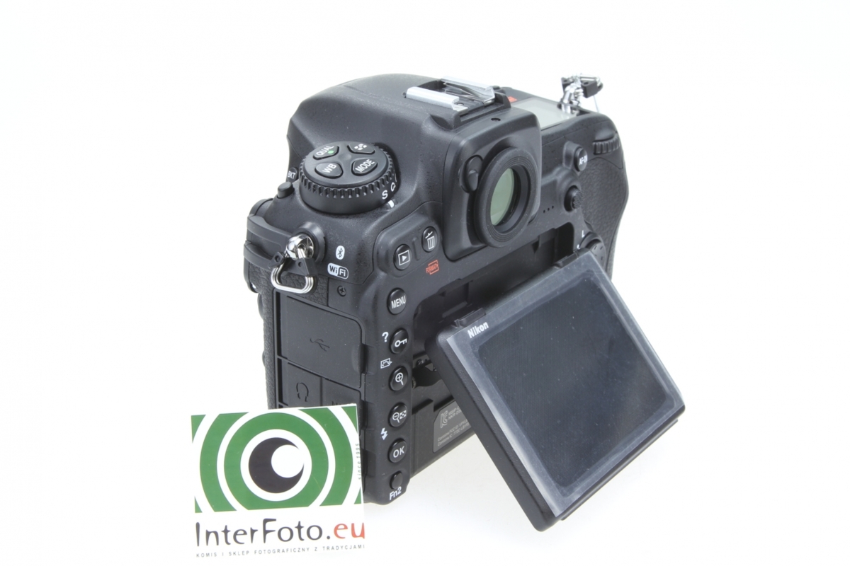 Nikon D5004 Nikon D5004