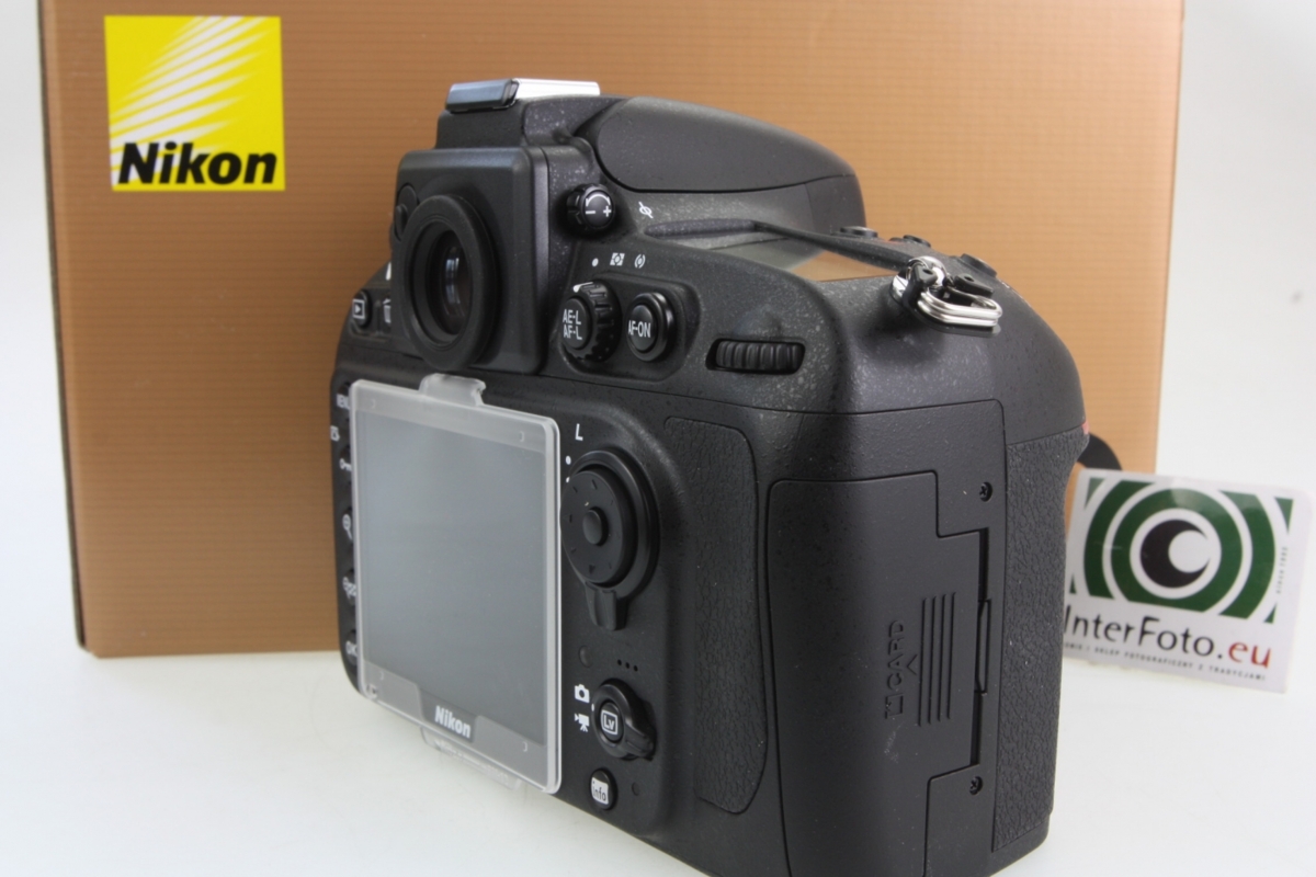 Nikon D8001 Nikon D8001