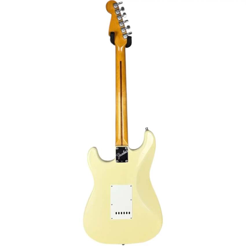 Fender American Stratocaster 1991 - White2 Fender American Stratocaster 1991 - White2