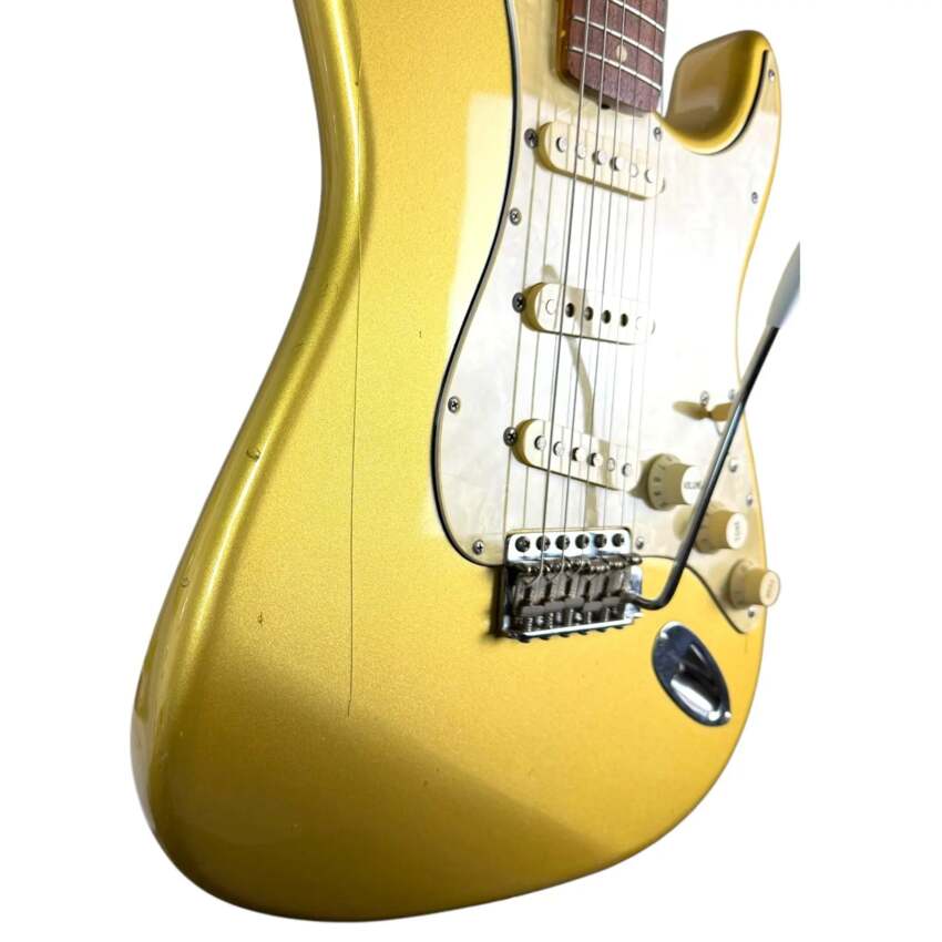 Fender Japan ST62-65AS 40th Anniversary 62‘ Reissue Stratocaster 1994 - Shoreline Gold - Matching Headstock1 Fender Japan ST62-65AS 40th Anniversary 62‘ Reissue Stratocaster 1994 - Shoreline Gold - Matching Headstock1