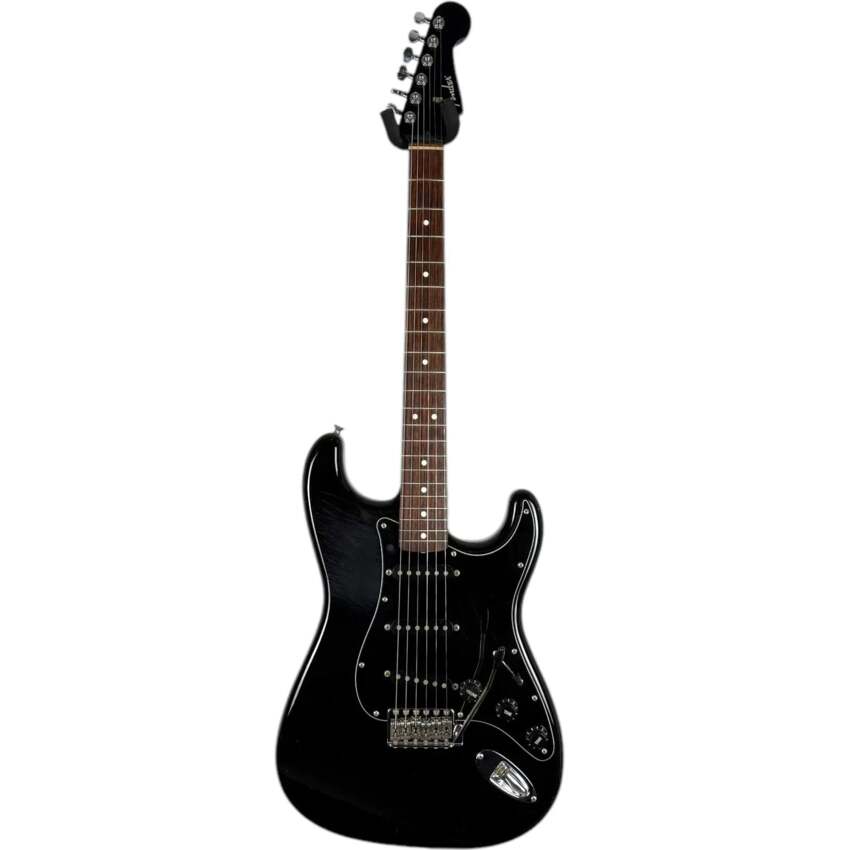 Fender Japan ST62-ALLBK ’62 Reissue Stratocaster 2006-2008 - Black1 Fender Japan ST62-ALLBK ’62 Reissue Stratocaster 2006-2008 - Black1