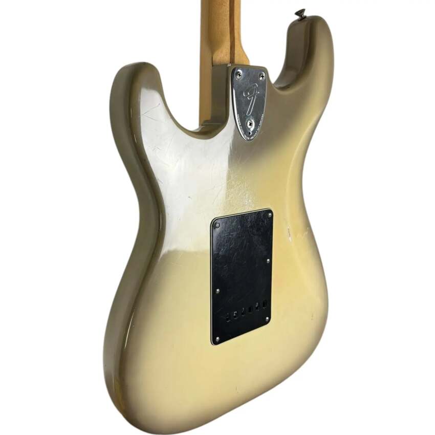 Fender Stratocaster 1980 - Antigua3 Fender Stratocaster 1980 - Antigua3