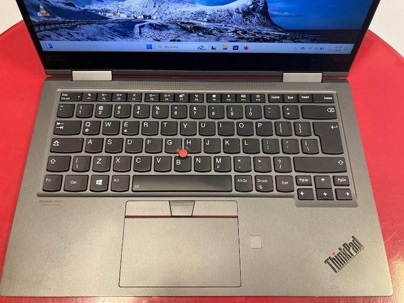 Lenovo ThinkPad X1 Yoga G4 14" i7-8665u 16GB RAM 256GB SSD Win 11 Pro 2w1 Tablet i Laptop1 Lenovo ThinkPad X1 Yoga G4 14" i7-8665u 16GB RAM 256GB SSD Win 11 Pro 2w1 Tablet i Laptop1
