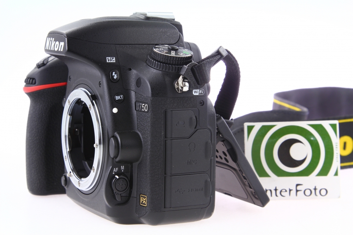 Nikon D7502 Nikon D7502