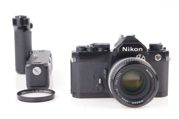 Nikon FM + 50/1.8 + MD-11