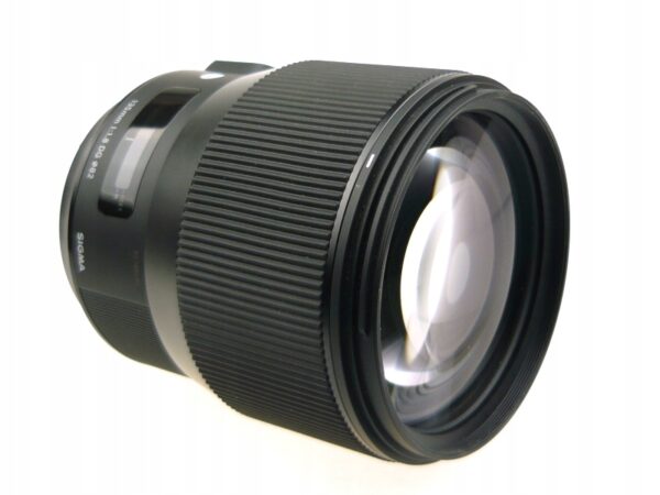 SIGMA ART 135/1.8 DG HSM