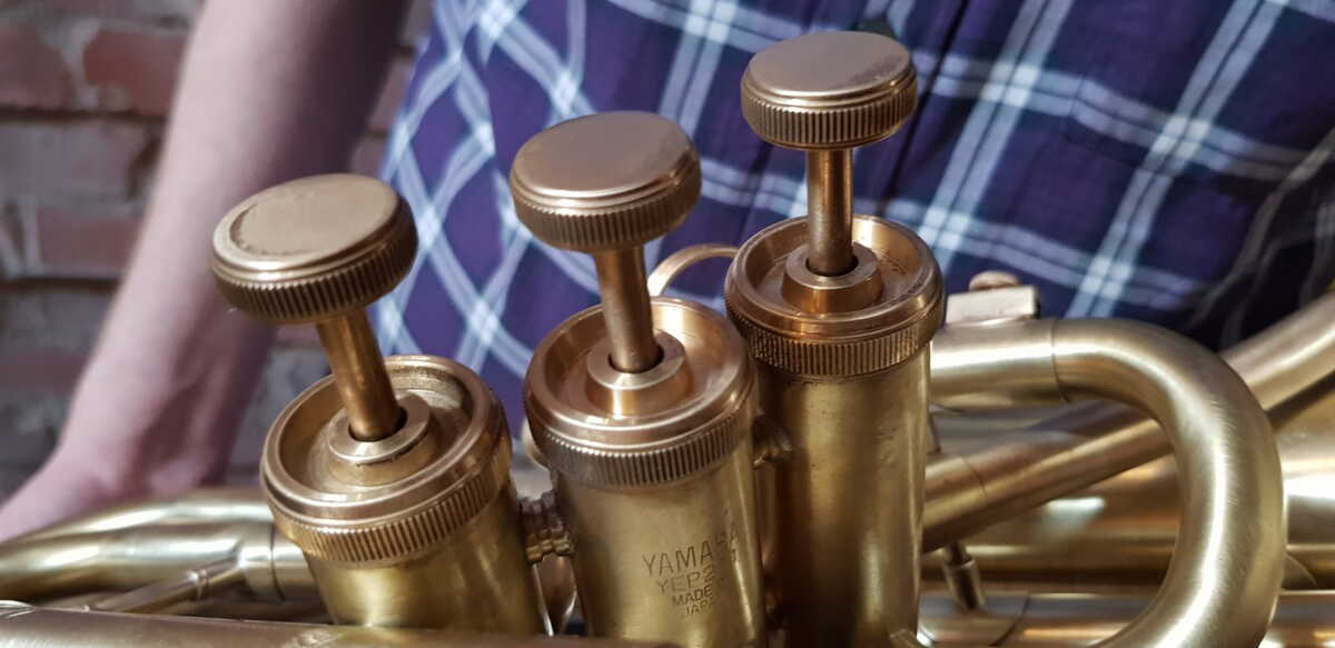 YAMAHA eufonium frontalne B model YEP-211, używane, nielakierowane, made in Japan, z futerałem, stan dobry, nr seryjny 002666.4 YAMAHA eufonium frontalne B model YEP-211, używane, nielakierowane, made in Japan, z futerałem, stan dobry, nr seryjny 002666.4