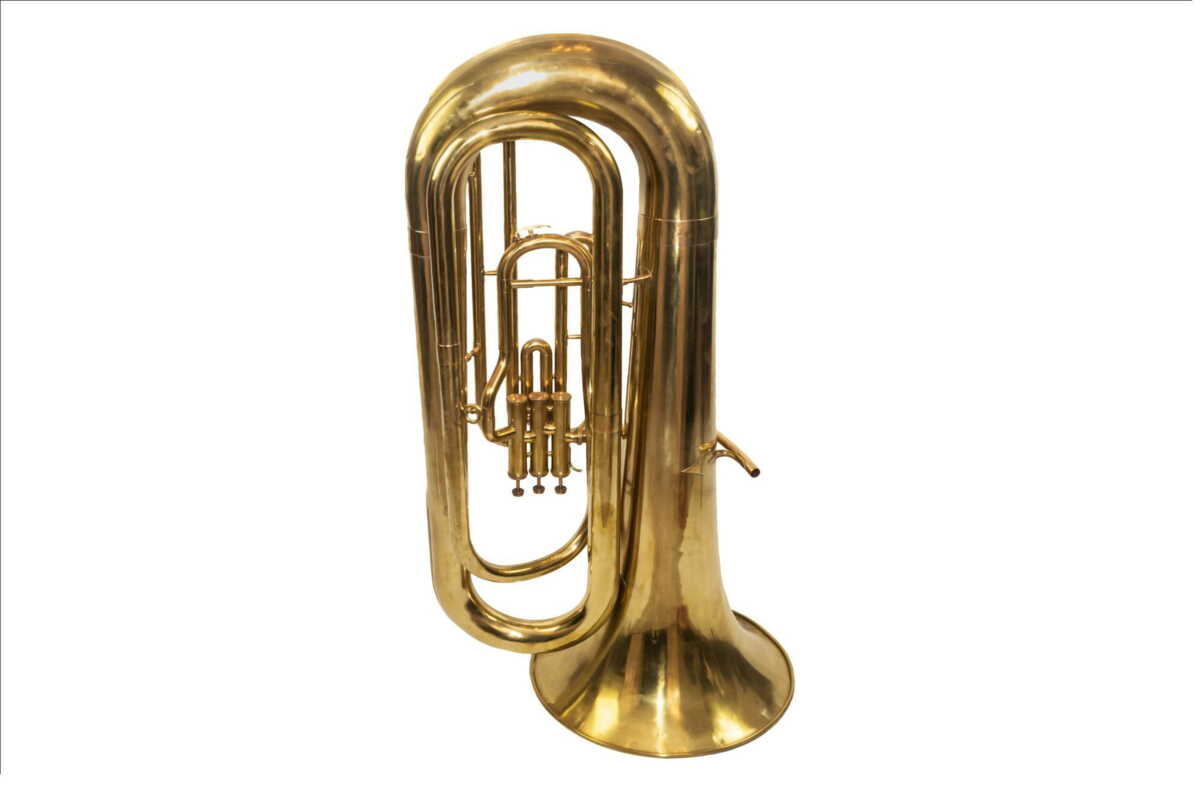 YAMAHA tuba B model YBB-201, używana, nielakierowana, made in Japan, bez futerału, stan dobry, nr seryjny 010024. YAMAHA tuba B model YBB-201, używana, nielakierowana, made in Japan, bez futerału, stan dobry, nr seryjny 010024.