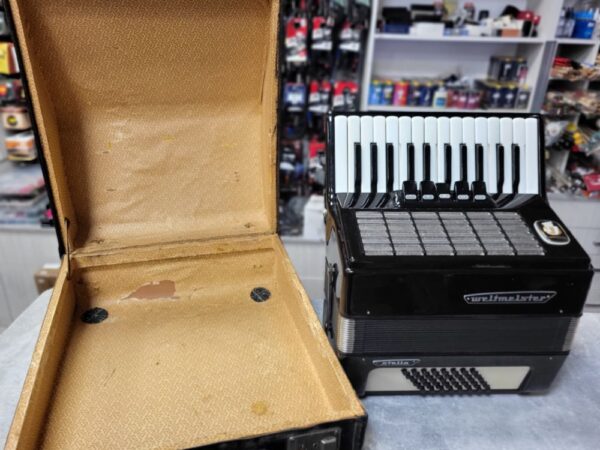 Akordeon WELTMEISTER Stella 400