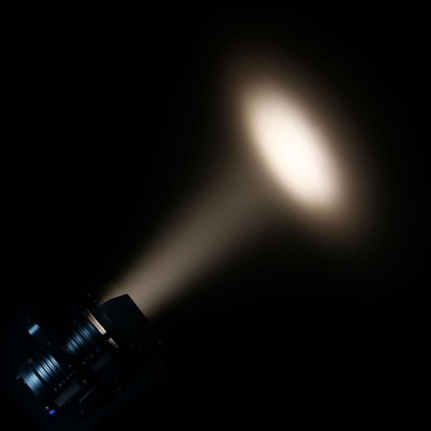 Cameo TS 200 WW - Theatre Spotlight with Fresnel Lens and 180 Watt Warm White LED in Black Housing4 Cameo TS 200 WW - Theatre Spotlight with Fresnel Lens and 180 Watt Warm White LED in Black Housing4