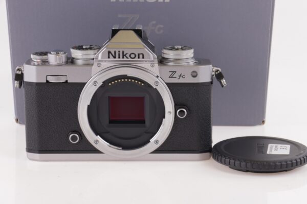 Nikon Z fc body0